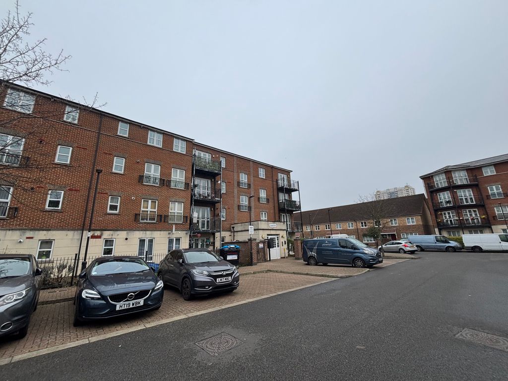 Property photo 1 of 7