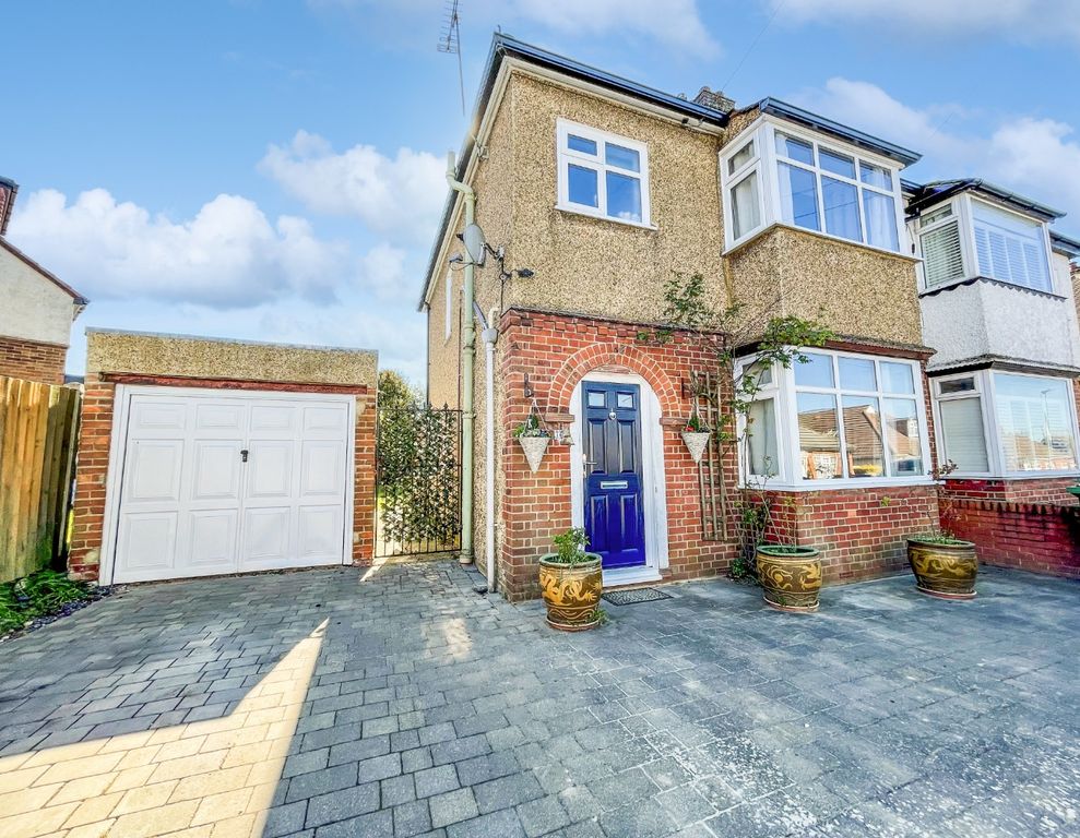 Property photo 1 of 11 4069281
