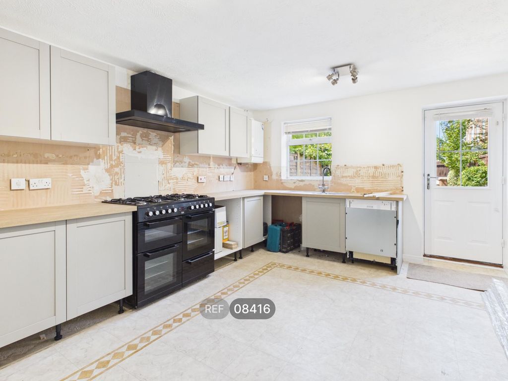 Property photo 2 of 40 Kitchen