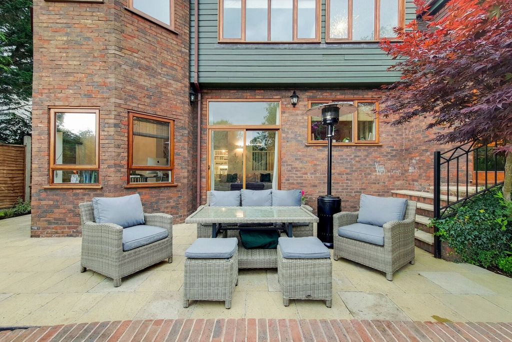 Property photo 3 of 17