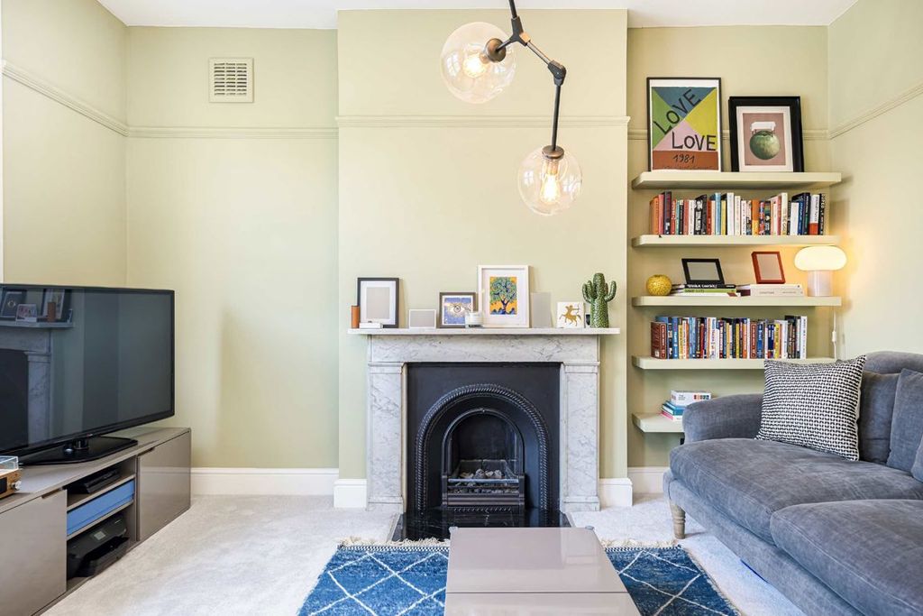 Property photo 3 of 6