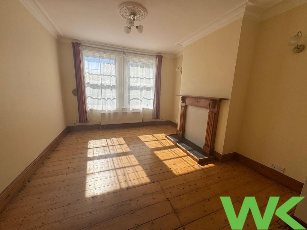 Property photo 2 of 9 Living Room