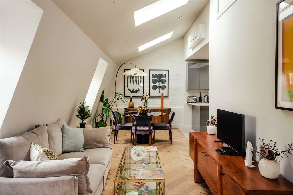 Property photo 1 of 13 Reception Room