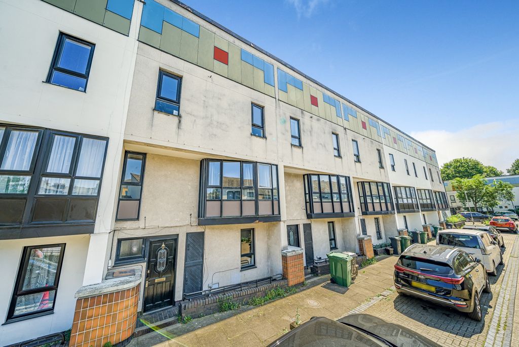 Property photo 1 of 13 989316 (19)