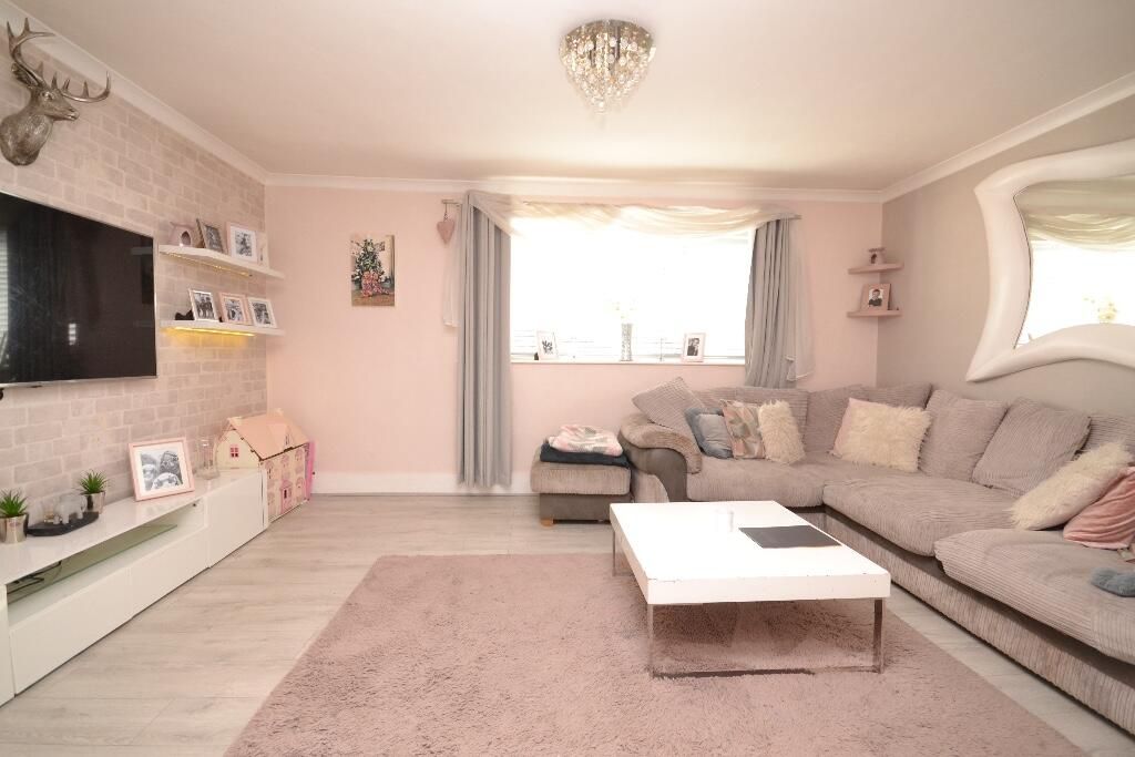 Property photo 3 of 12