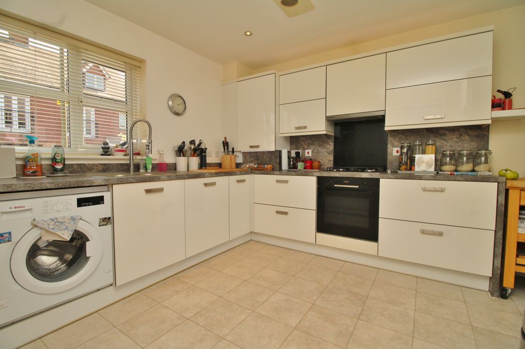 Property photo 2 of 23