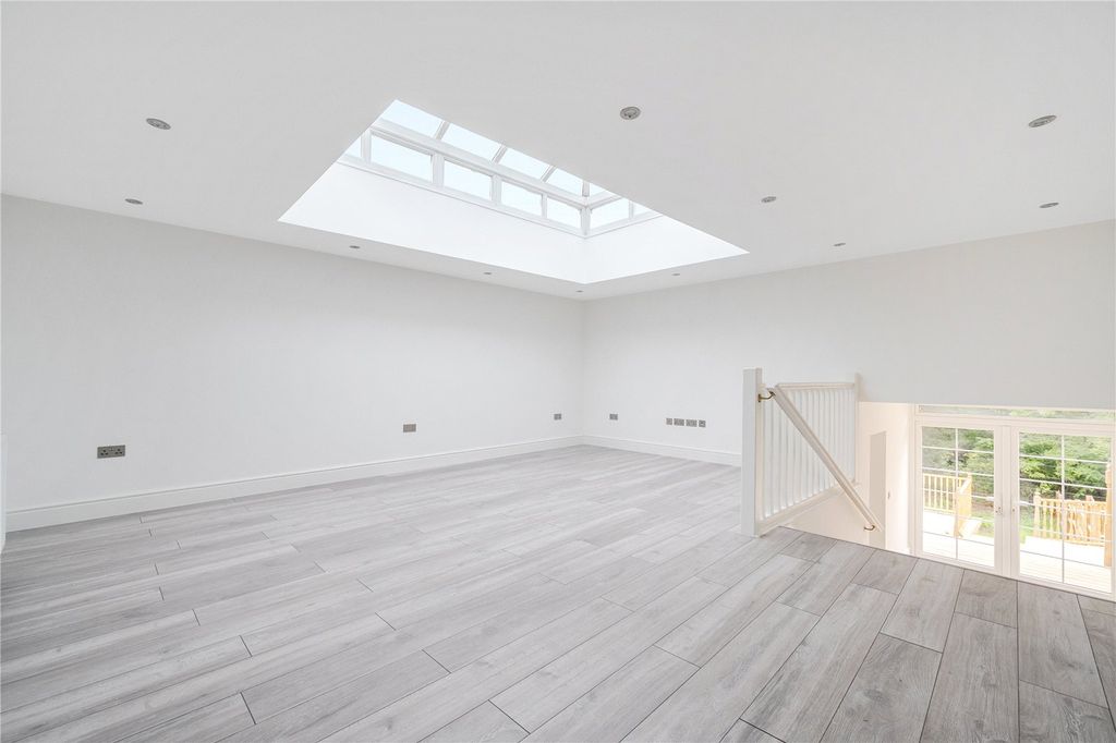 Property photo 3 of 16 Picture No. 07