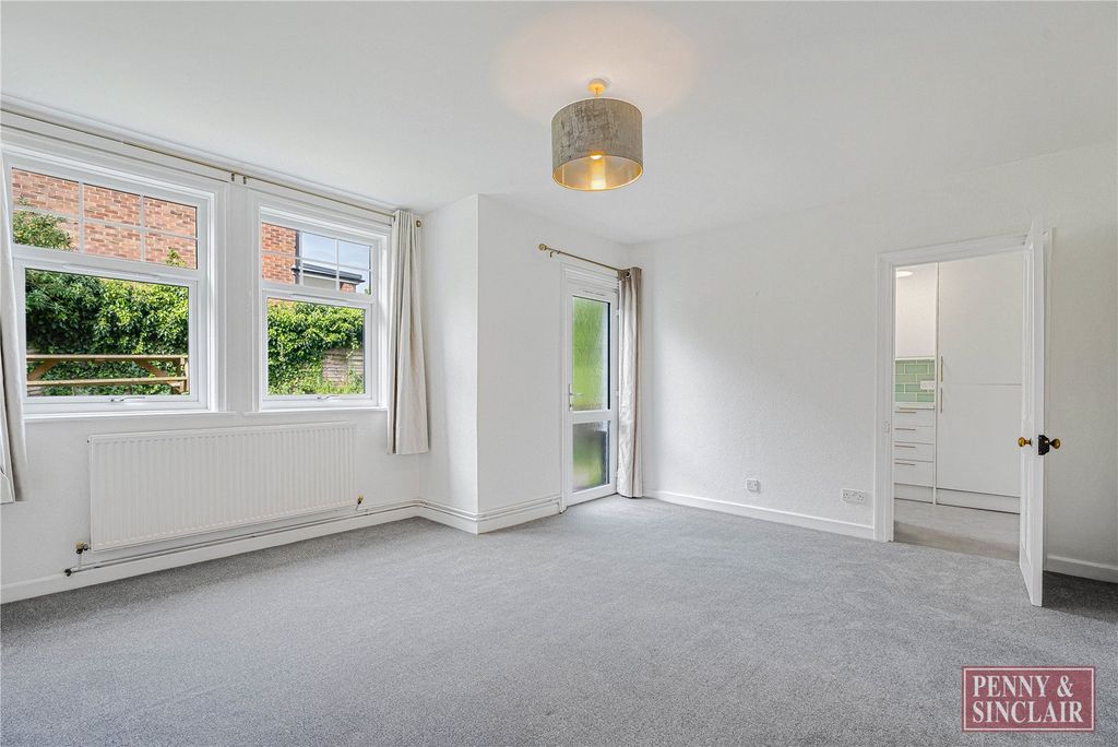 Property photo 2 of 10 Picture No. 11