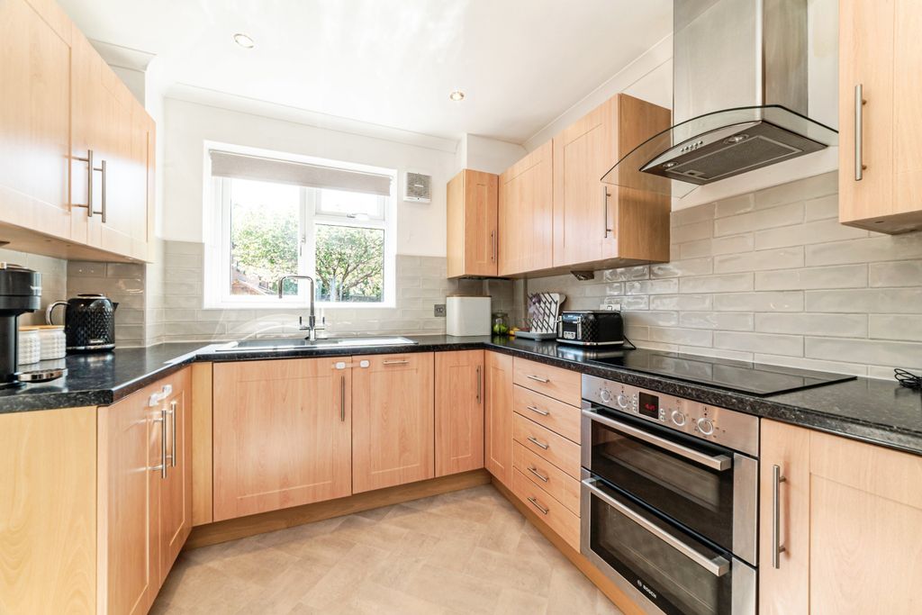 Property photo 3 of 22 Kitchen