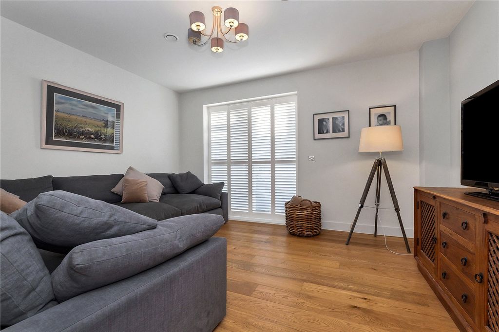 Property photo 2 of 15 Picture No. 23