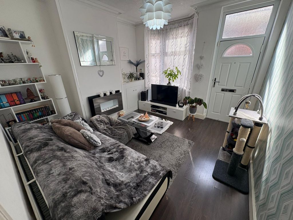 Property photo 2 of 12