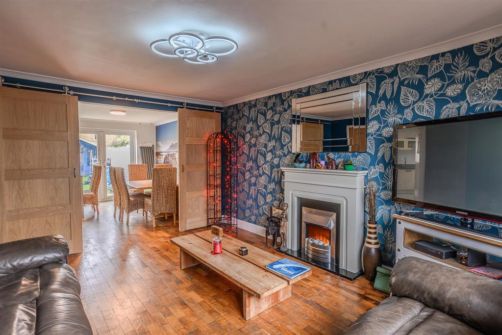 Additional image 5 of 3 bed semi-detached house for saleNorwood Crescent, Barry CF63