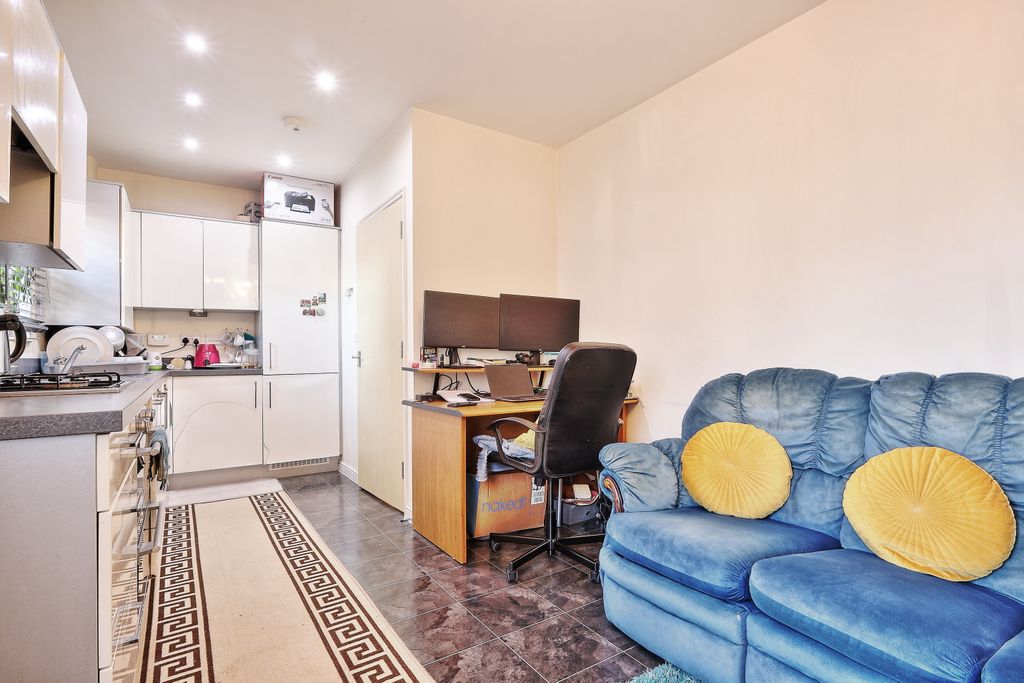 Property photo 3 of 15 8