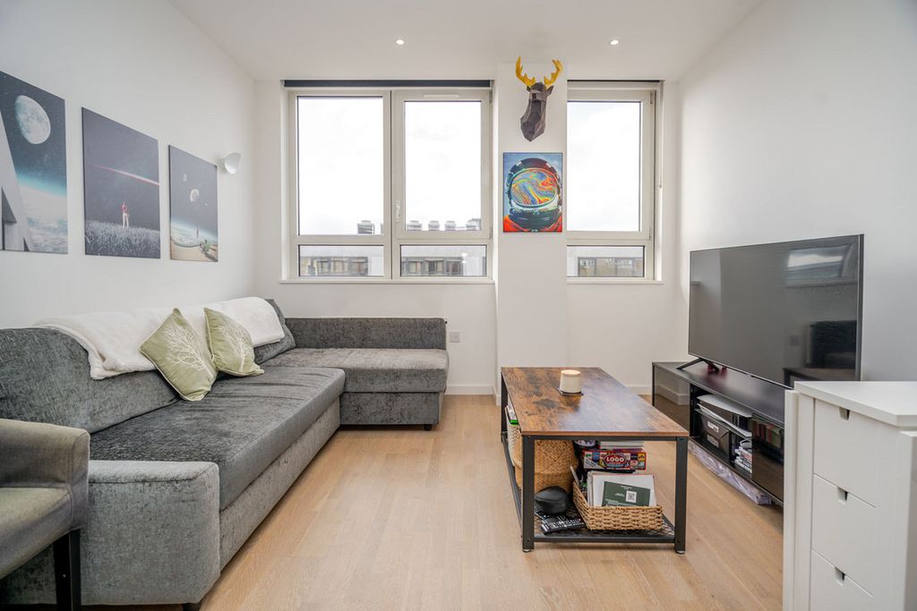 Property photo 3 of 11