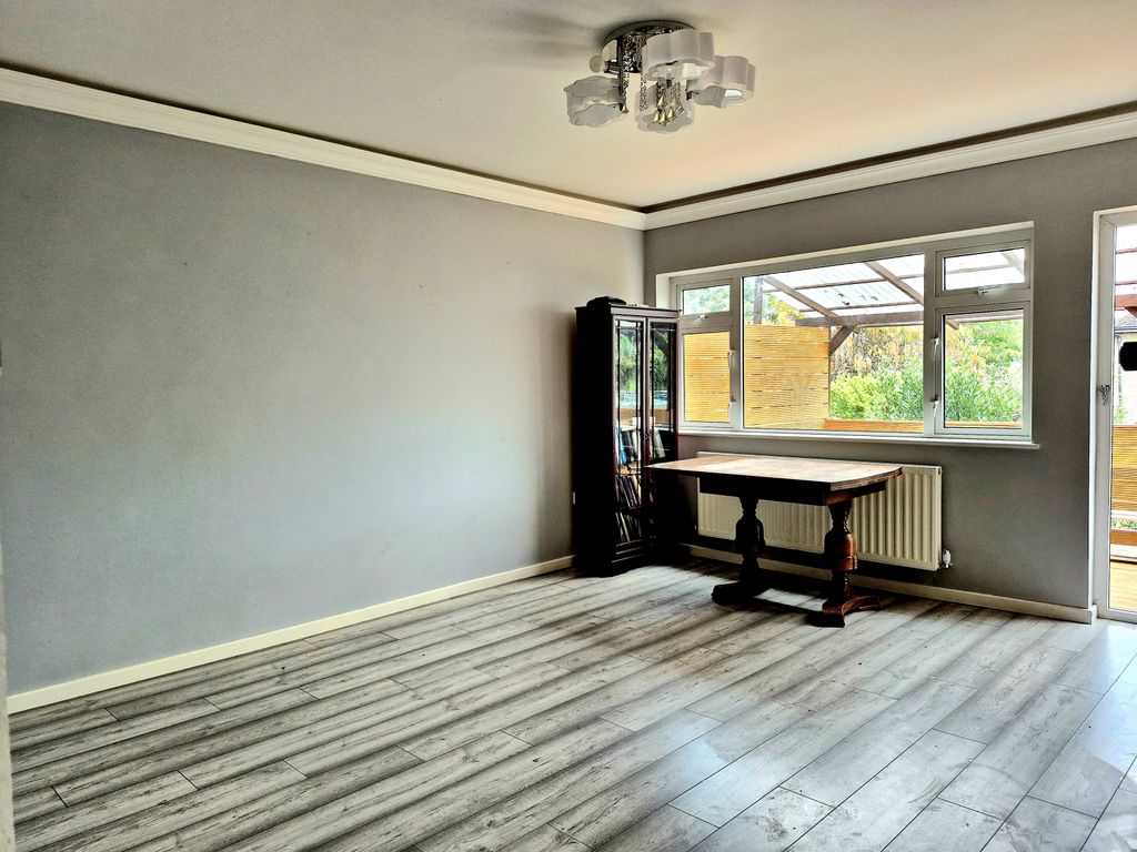 Property photo 3 of 12 Gallery
