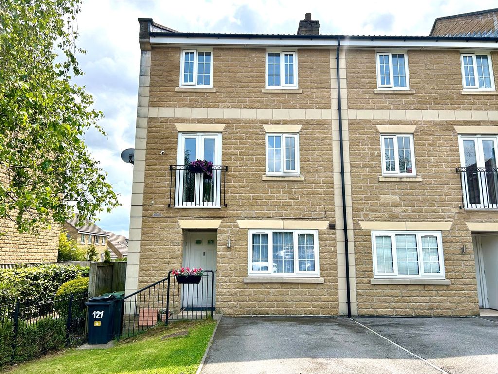 Property photo 1 of 18 External