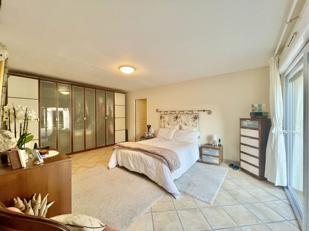 Property photo 3 of 26