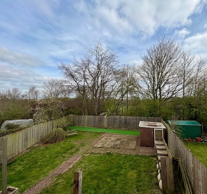 Property photo 2 of 13 Garden