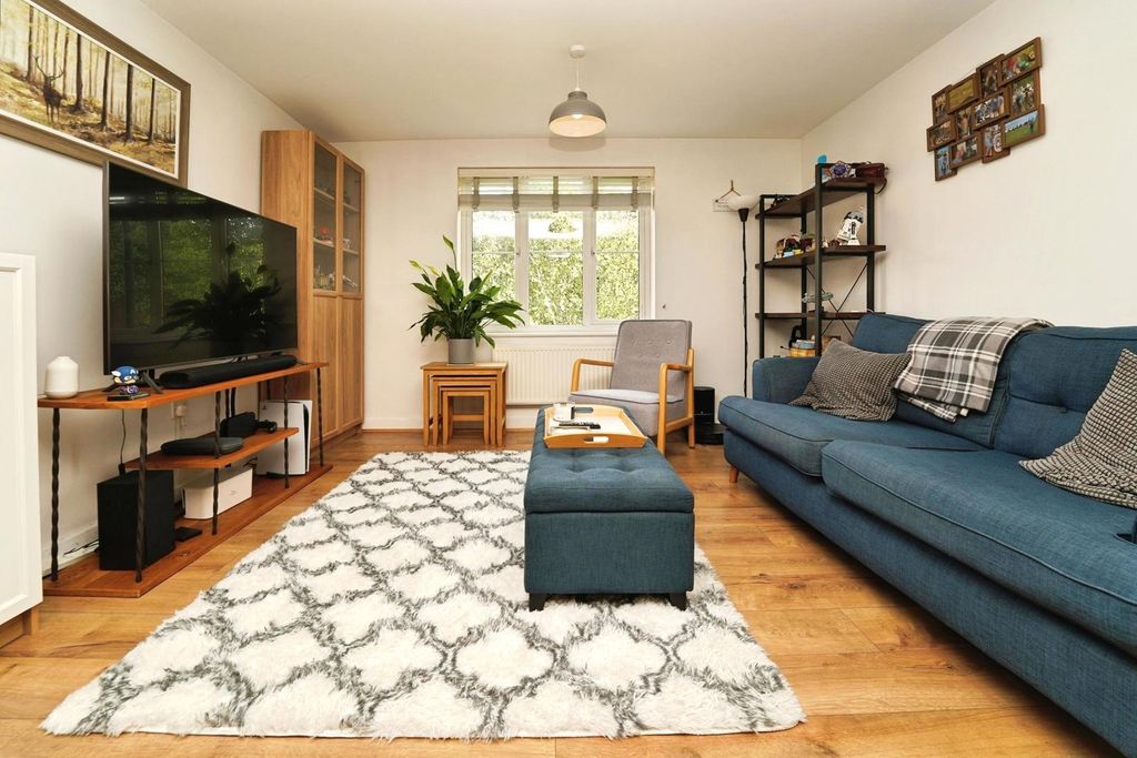 Property photo 2 of 12 Pbox-Img.Jpg