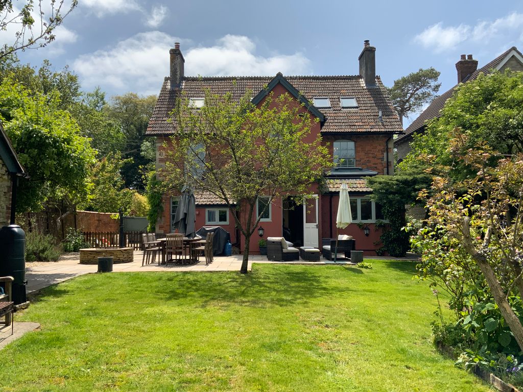 Property photo 2 of 18