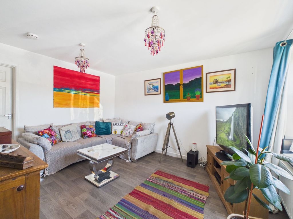 Property photo 2 of 24