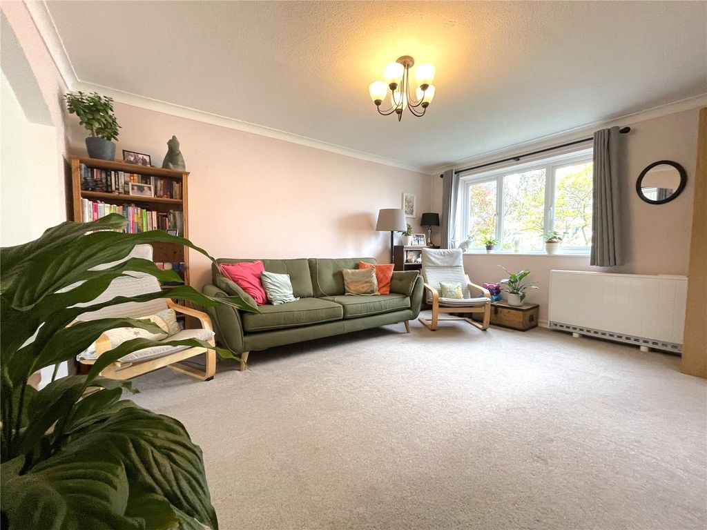 Property photo 2 of 12 Picture No. 17