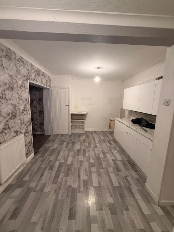 Property photo 3 of 11 Gallery