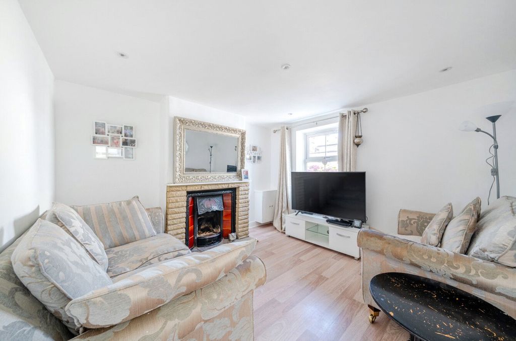 Property photo 2 of 23 Picture No. 74
