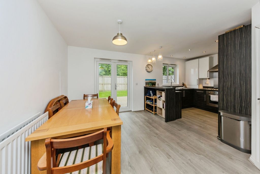Property photo 3 of 18 Pbox-Img.Jpg
