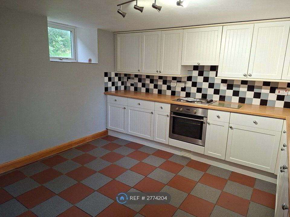Property photo 2 of 20 Kitchen Space For Dining Table