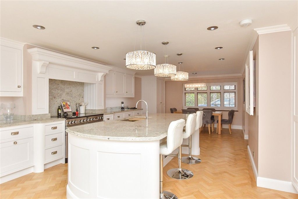 Property photo 3 of 15 Kitchen/Breakfast Room