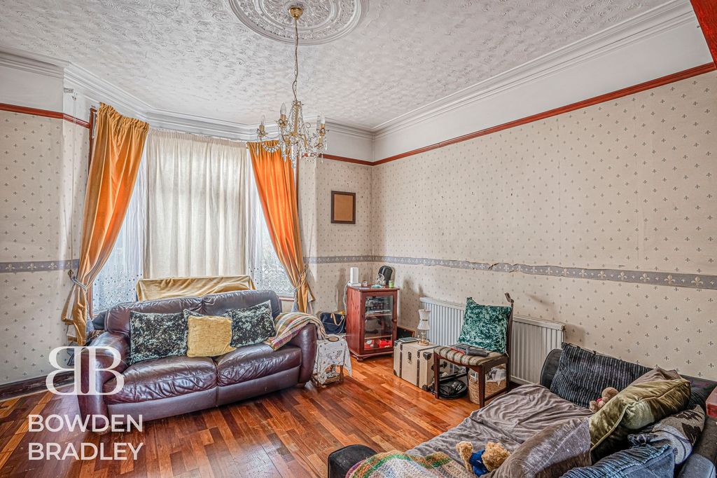 Property photo 2 of 11