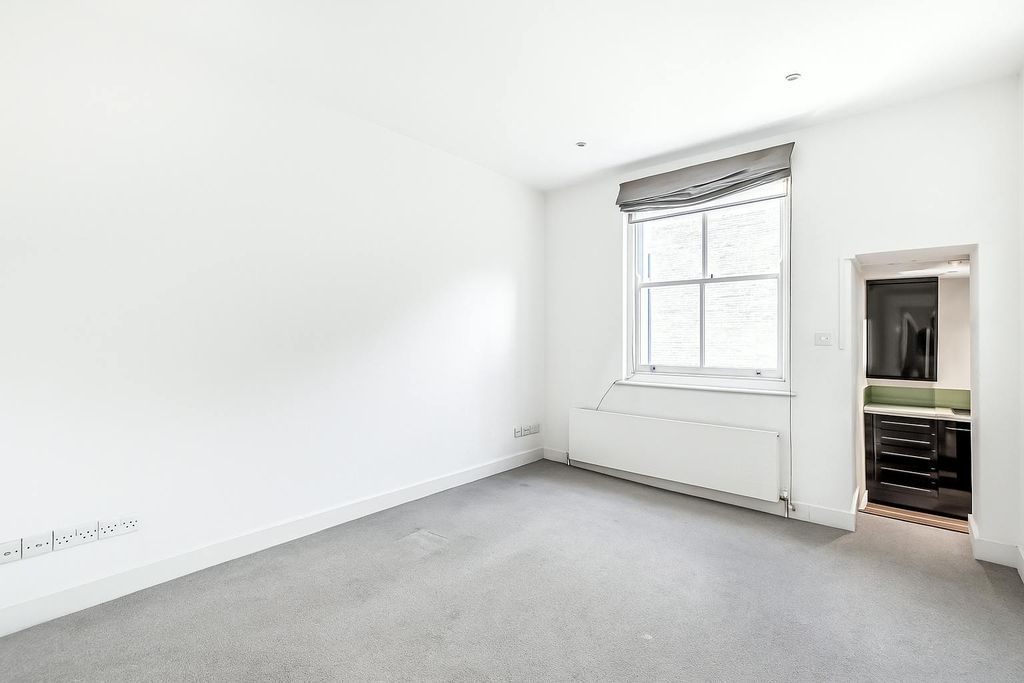 Property photo 2 of 9 Living Room.Png