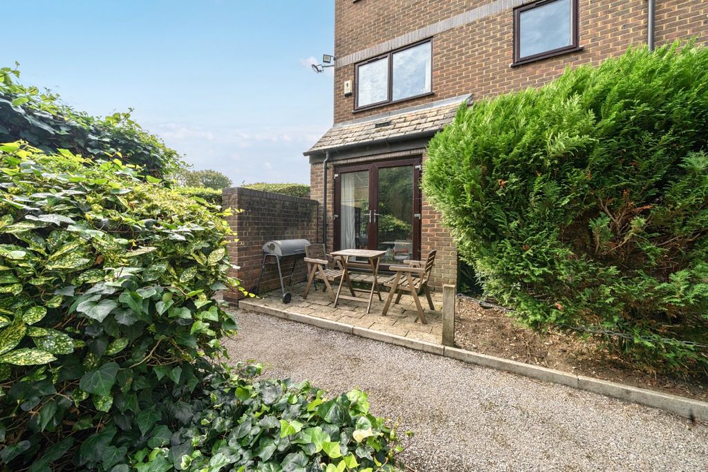 Property photo 3 of 16 Picture No. 27