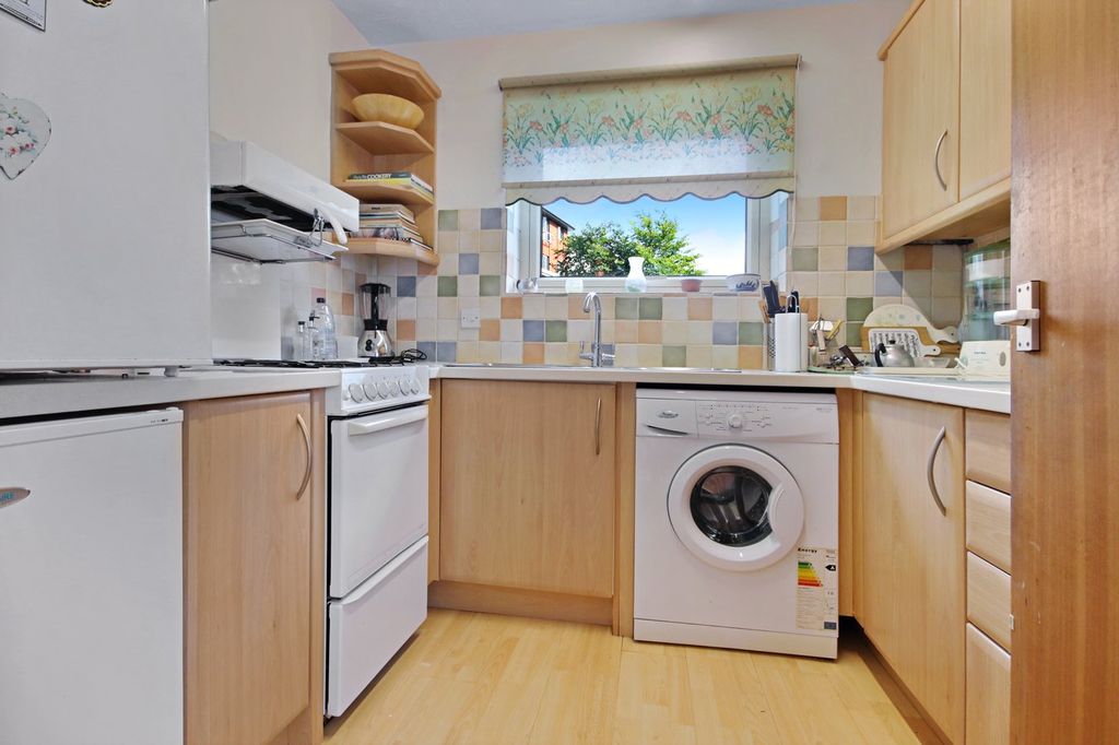 Property photo 2 of 8