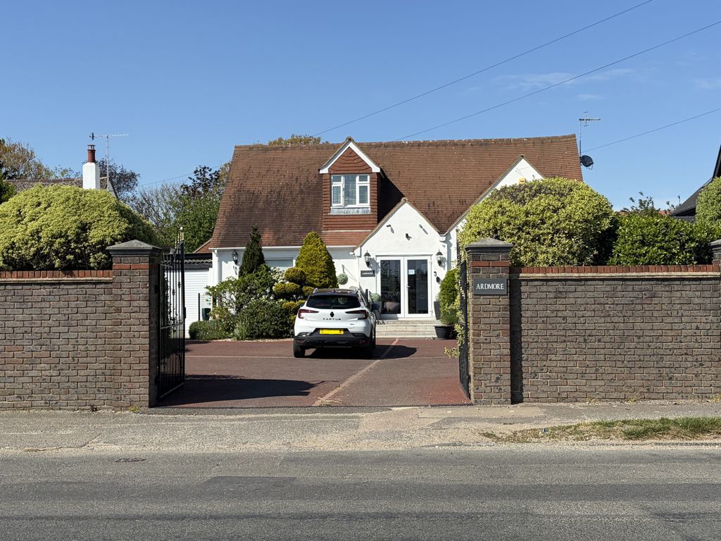 Property photo 2 of 27