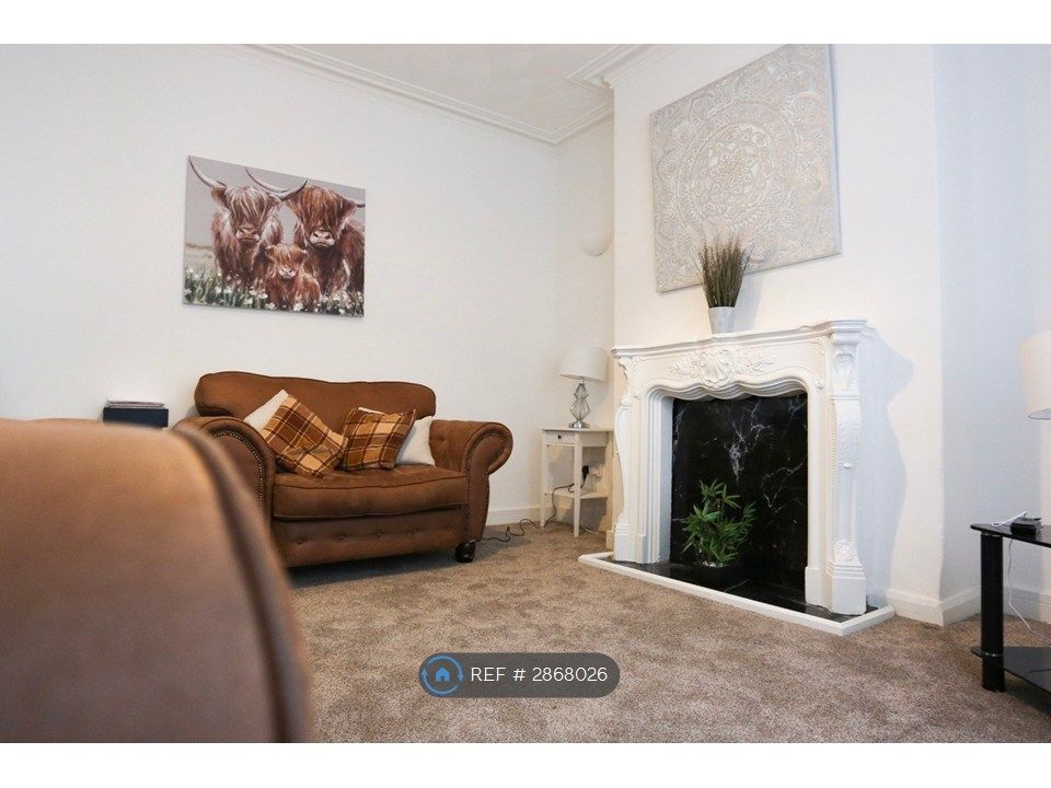 Property photo 2 of 9 Living Room