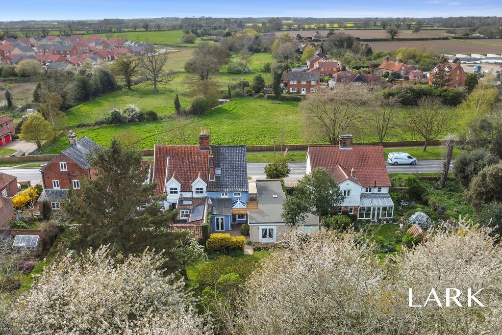 Property photo 2 of 39 Pt-Lark-72Highstreet-2