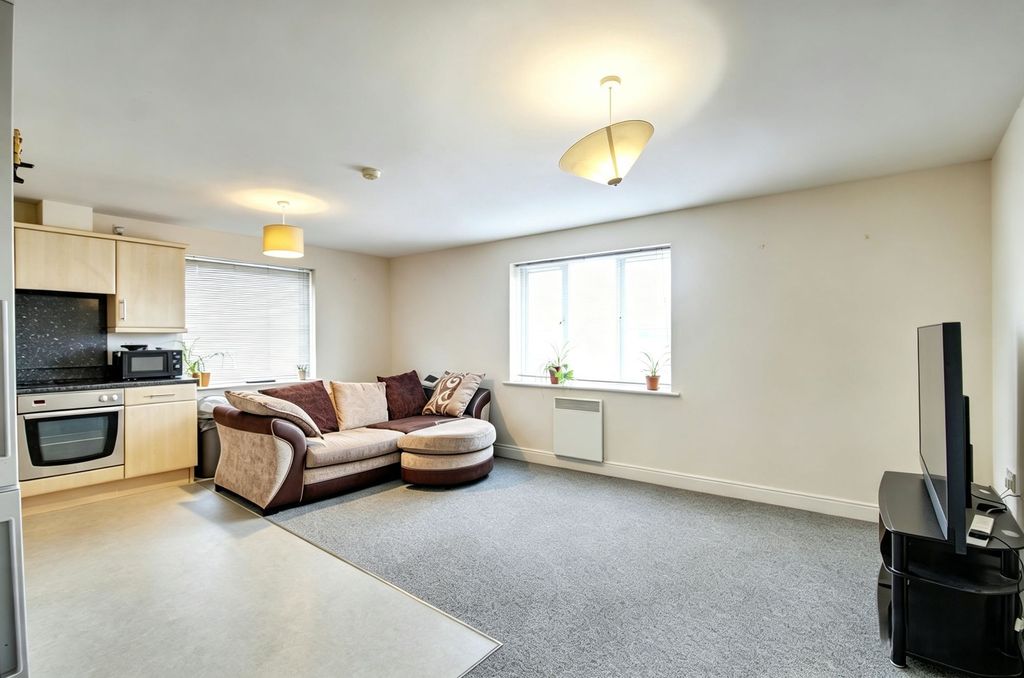Property photo 3 of 8