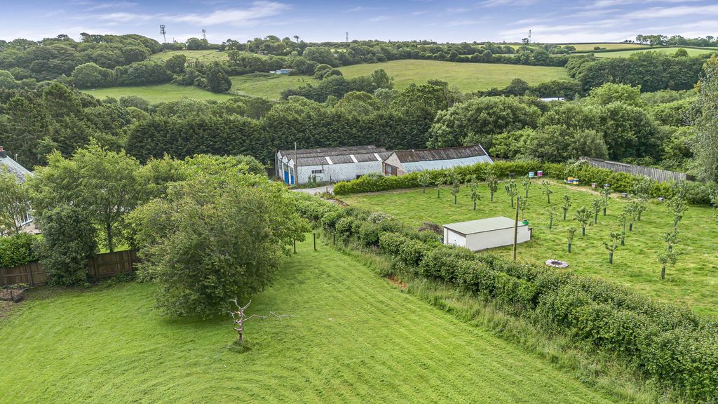 Property photo 3 of 13