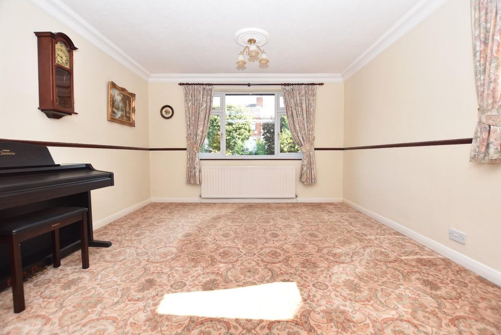 Property photo 2 of 19 Dining Area.Jpg