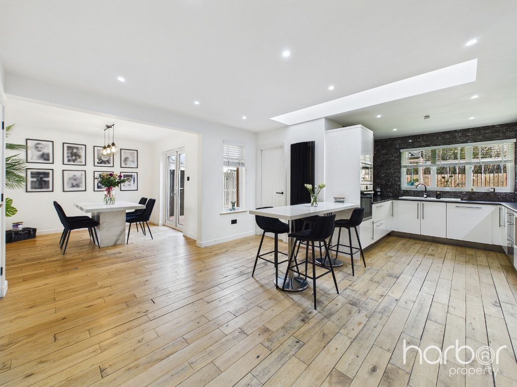 Property photo 3 of 24 5099295