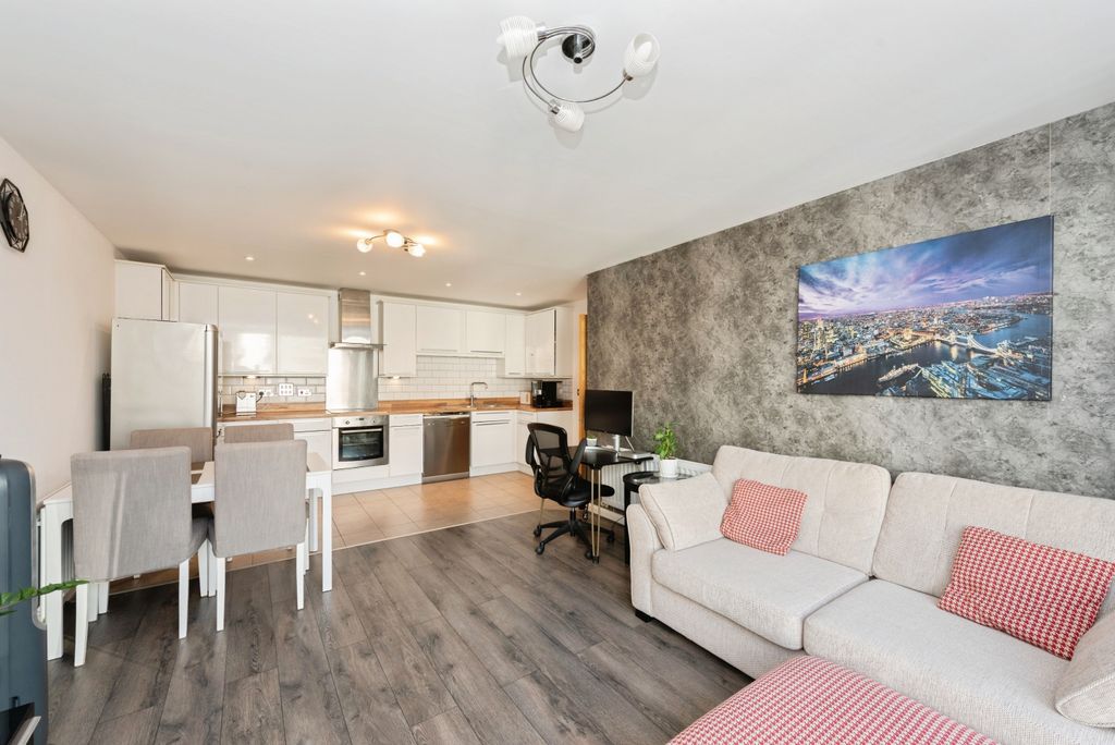 Property photo 2 of 19 Trico4Of27