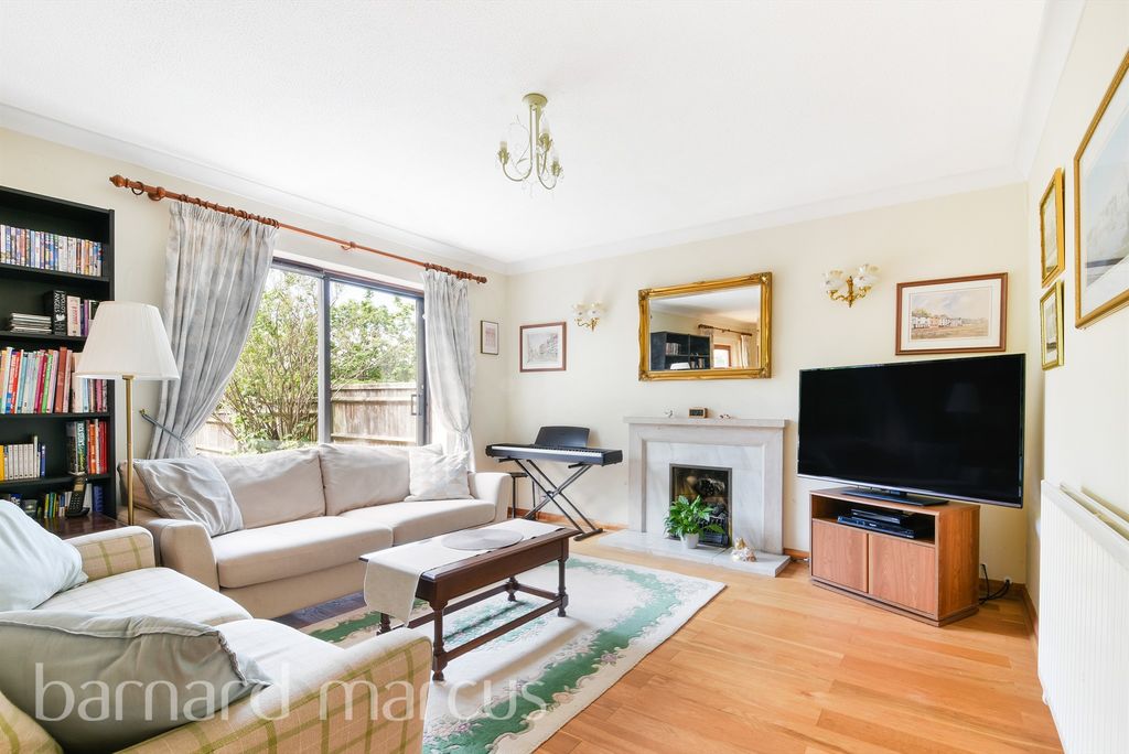 Property photo 2 of 11