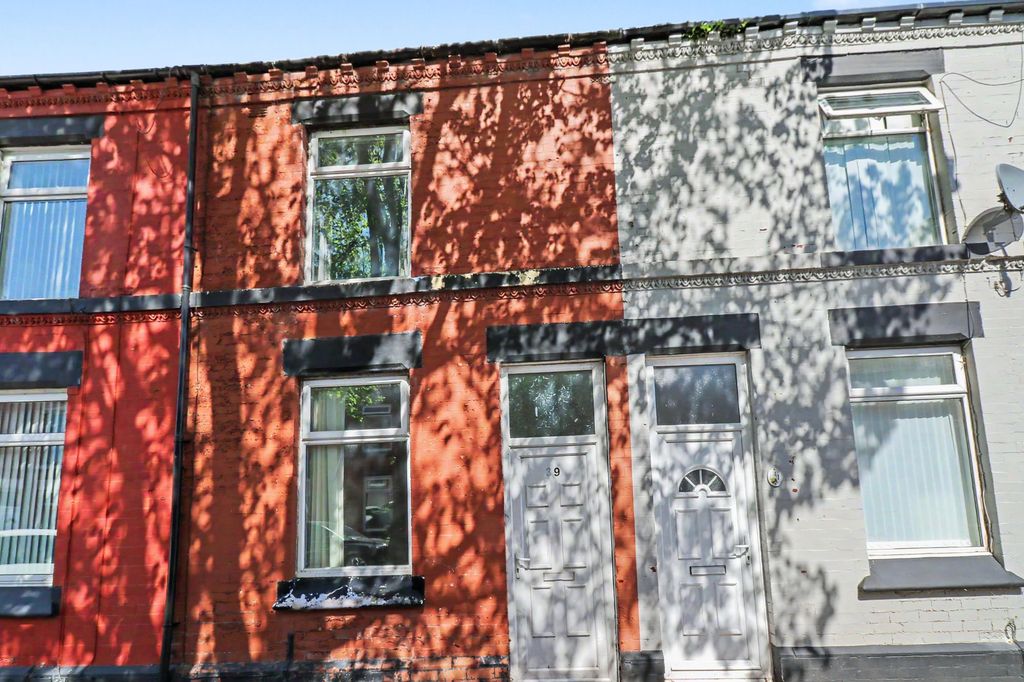 Property photo 1 of 18