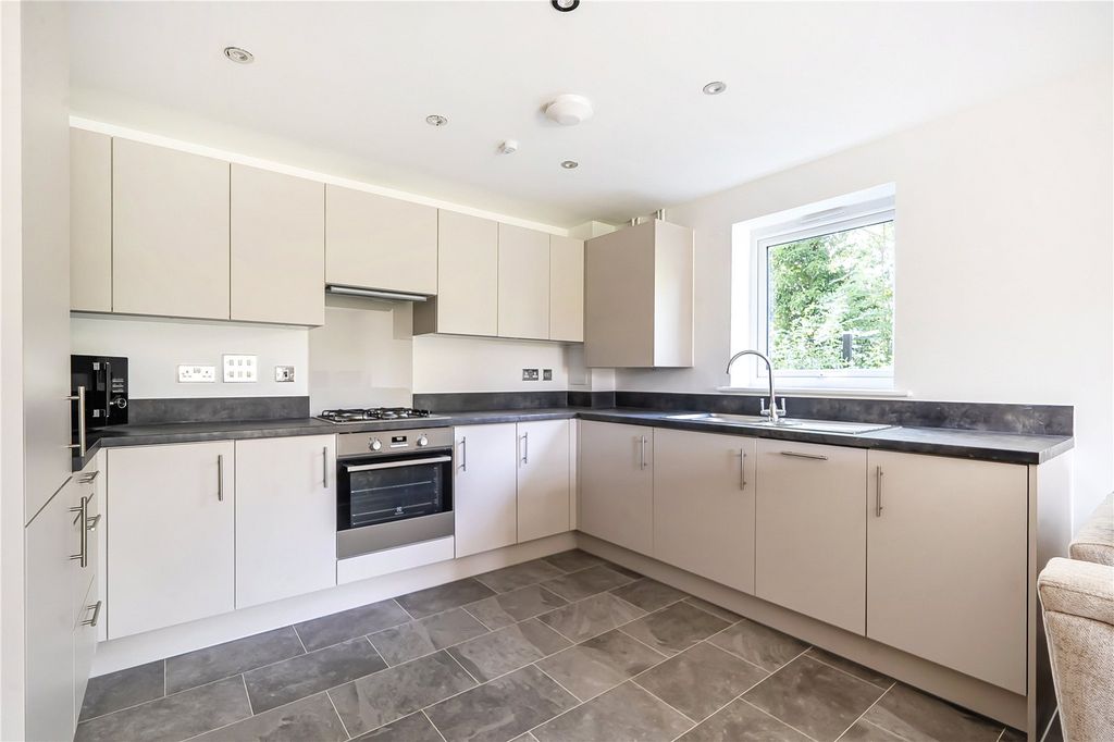 Property photo 2 of 18 Kitchen