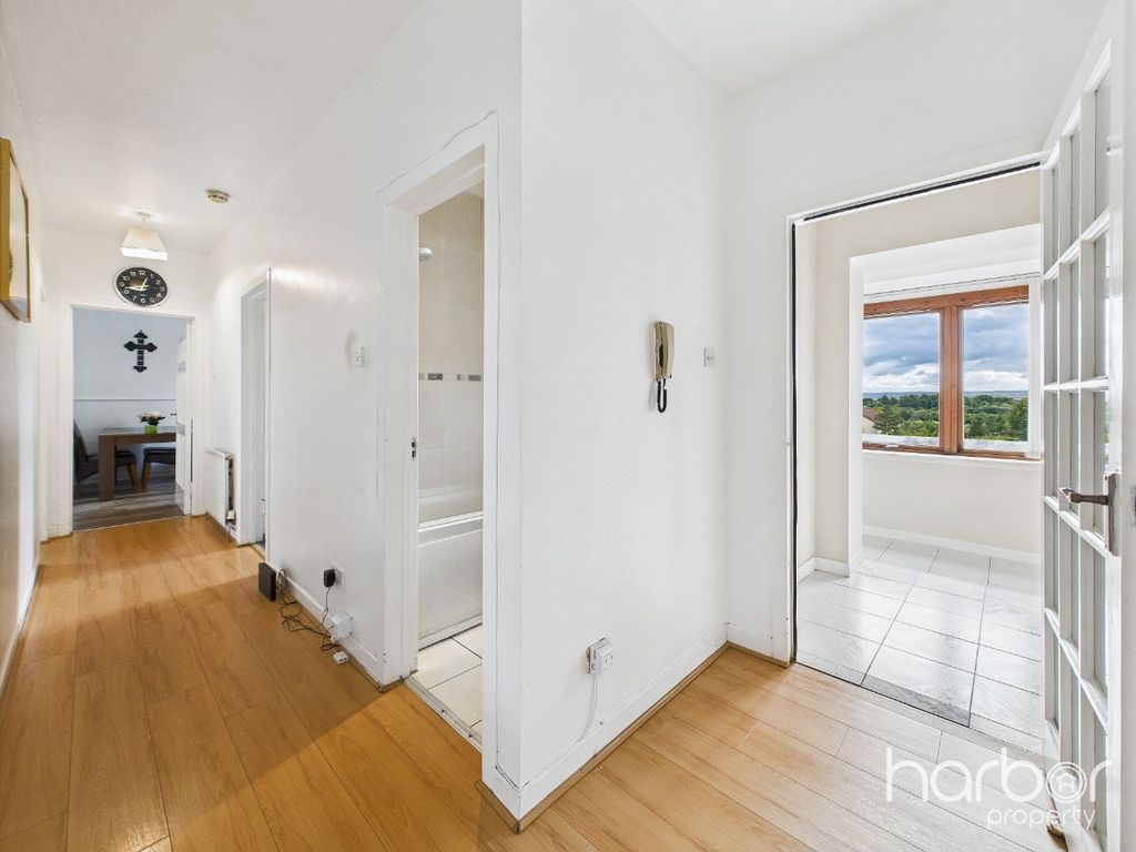 Property photo 3 of 19 4239388