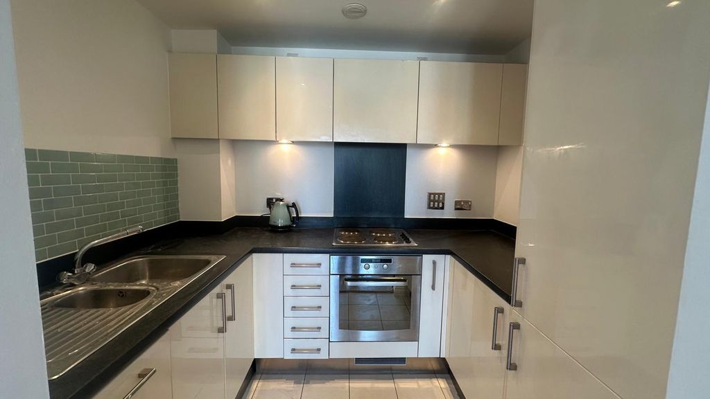 Property photo 3 of 10 Viridian Apartments - Eden Harper