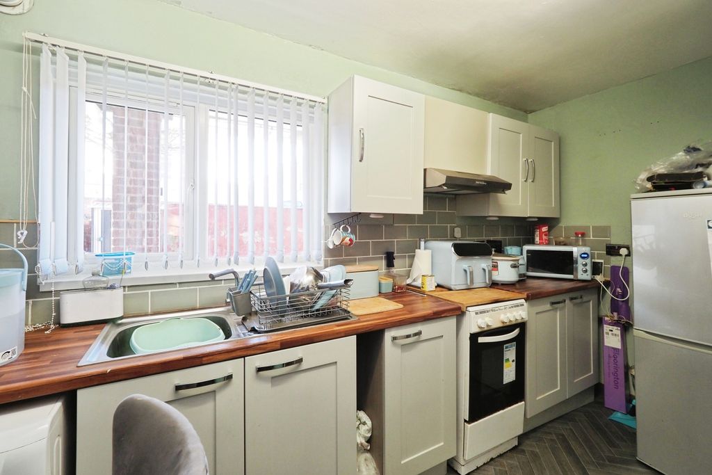 Property photo 3 of 19 Img_3963