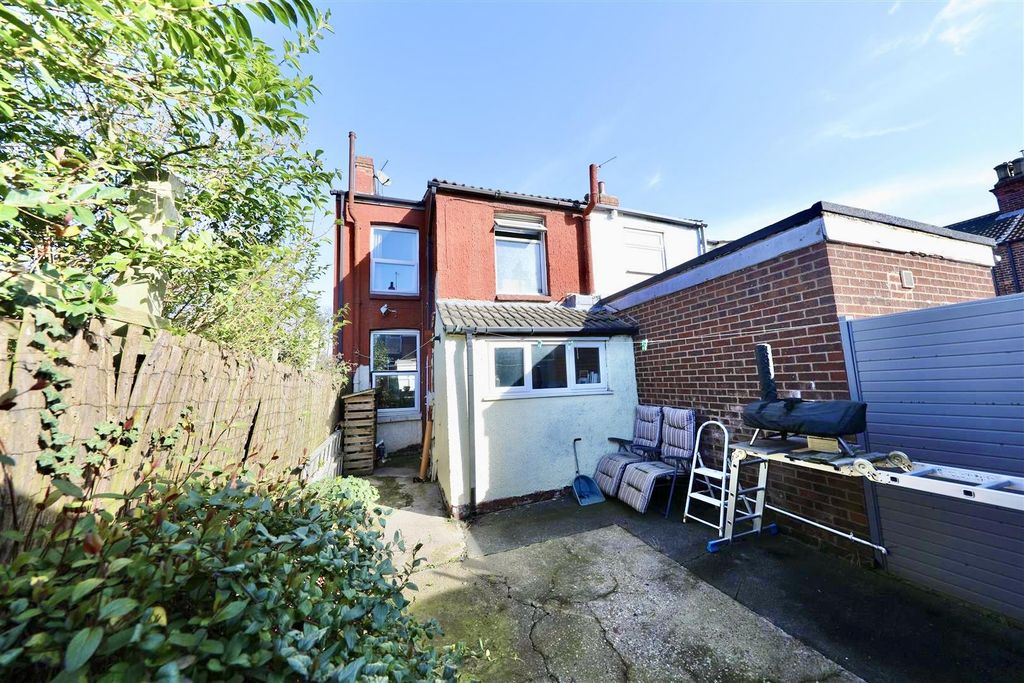 Property photo 3 of 15 Outside